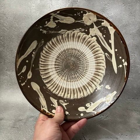 〈小鹿田焼〉8寸平皿 刷毛目×ふらしC