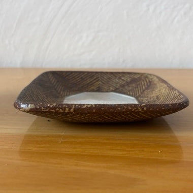 〈羅以音窯〉アフリカ彫刻・四角取り皿C