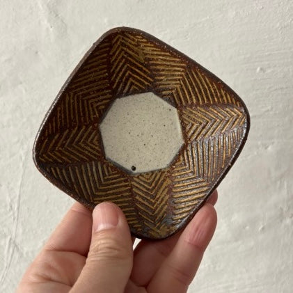 〈羅以音窯〉アフリカ彫刻・四角豆鉢皿B