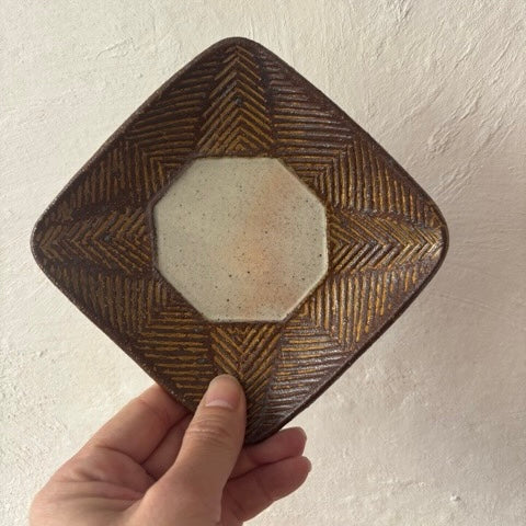 〈羅以音窯〉アフリカ彫刻・四角取り皿F