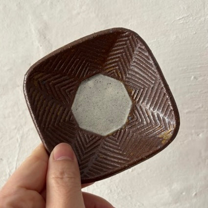 〈羅以音窯〉アフリカ彫刻・四角豆鉢皿C