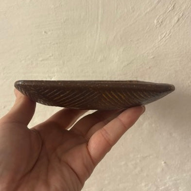 〈羅以音窯〉アフリカ彫刻・四角取り皿D